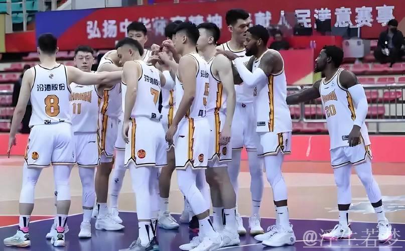 5月2日季后赛精彩战：北京对阵山西